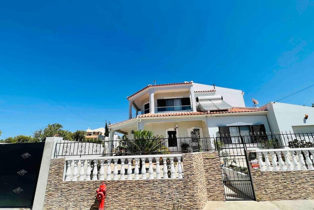 Charming 5 Bed Private Villa - Quarteira Exterior photo